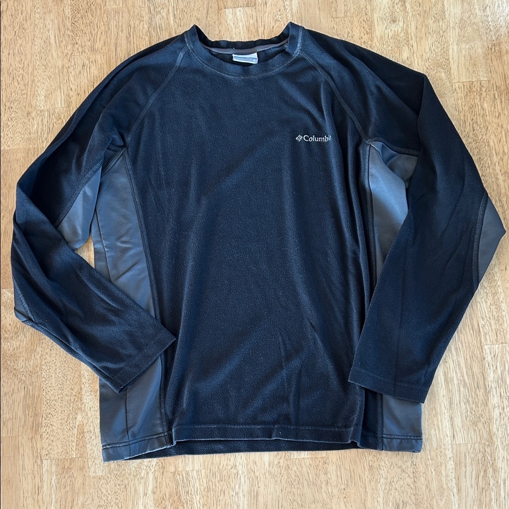 Columbia Black and Gray Long Sleeve Shirt